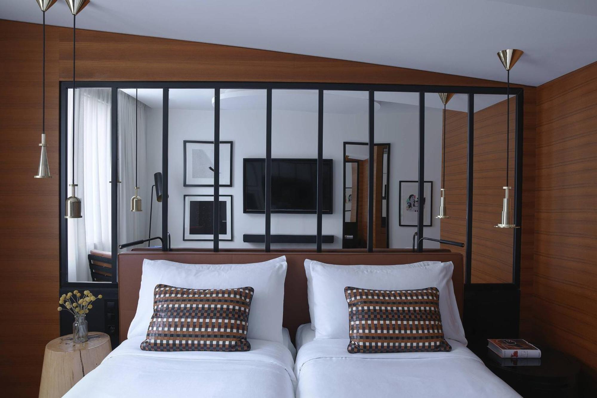 Renaissance Paris Republique Hotel & Spa Exterior foto